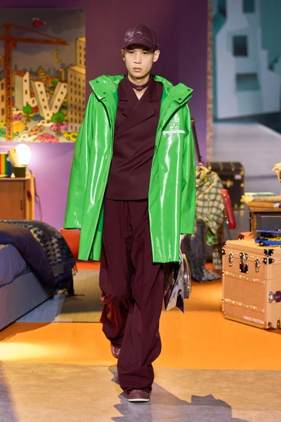 Look 50